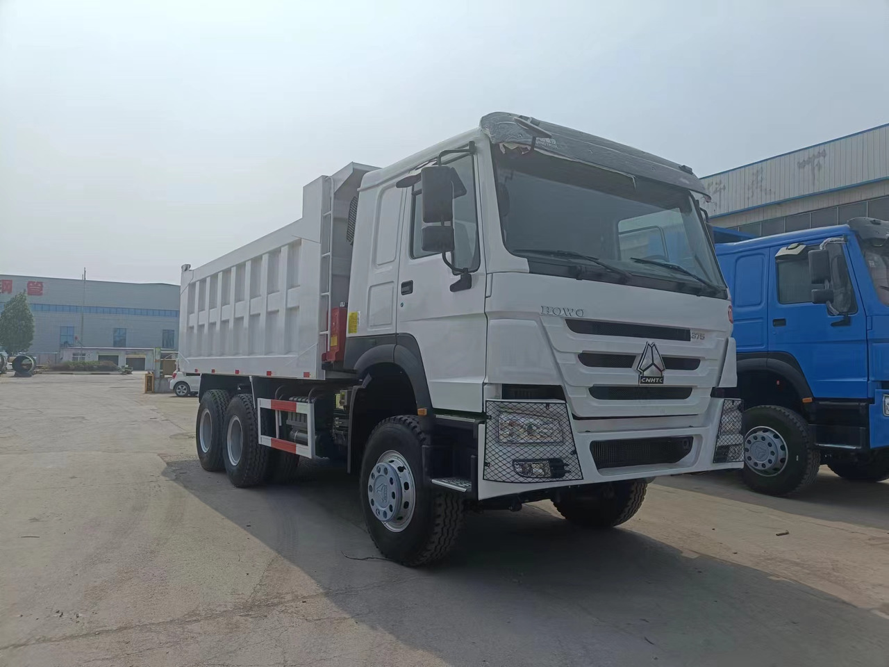 Sinotruk HOWO 6*4 Dump truck - Camion basculantă: Foto 3 Sinotruk HOWO 6*4 Dump truck - Camion basculantă: Foto 3