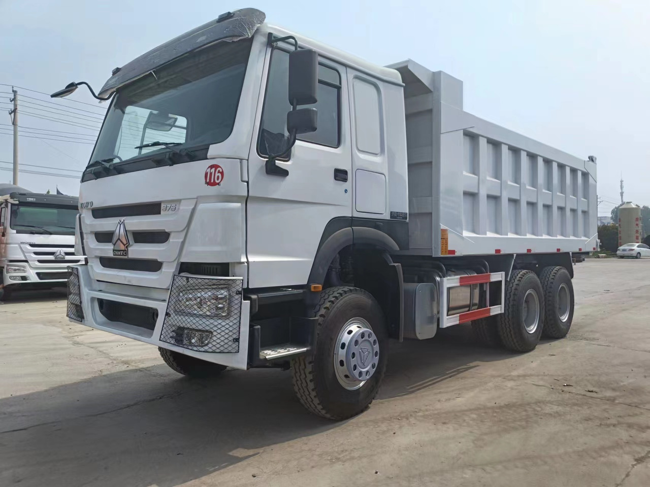 Sinotruk HOWO 6*4 Dump truck - Camion basculantă: Foto 2 Sinotruk HOWO 6*4 Dump truck - Camion basculantă: Foto 2