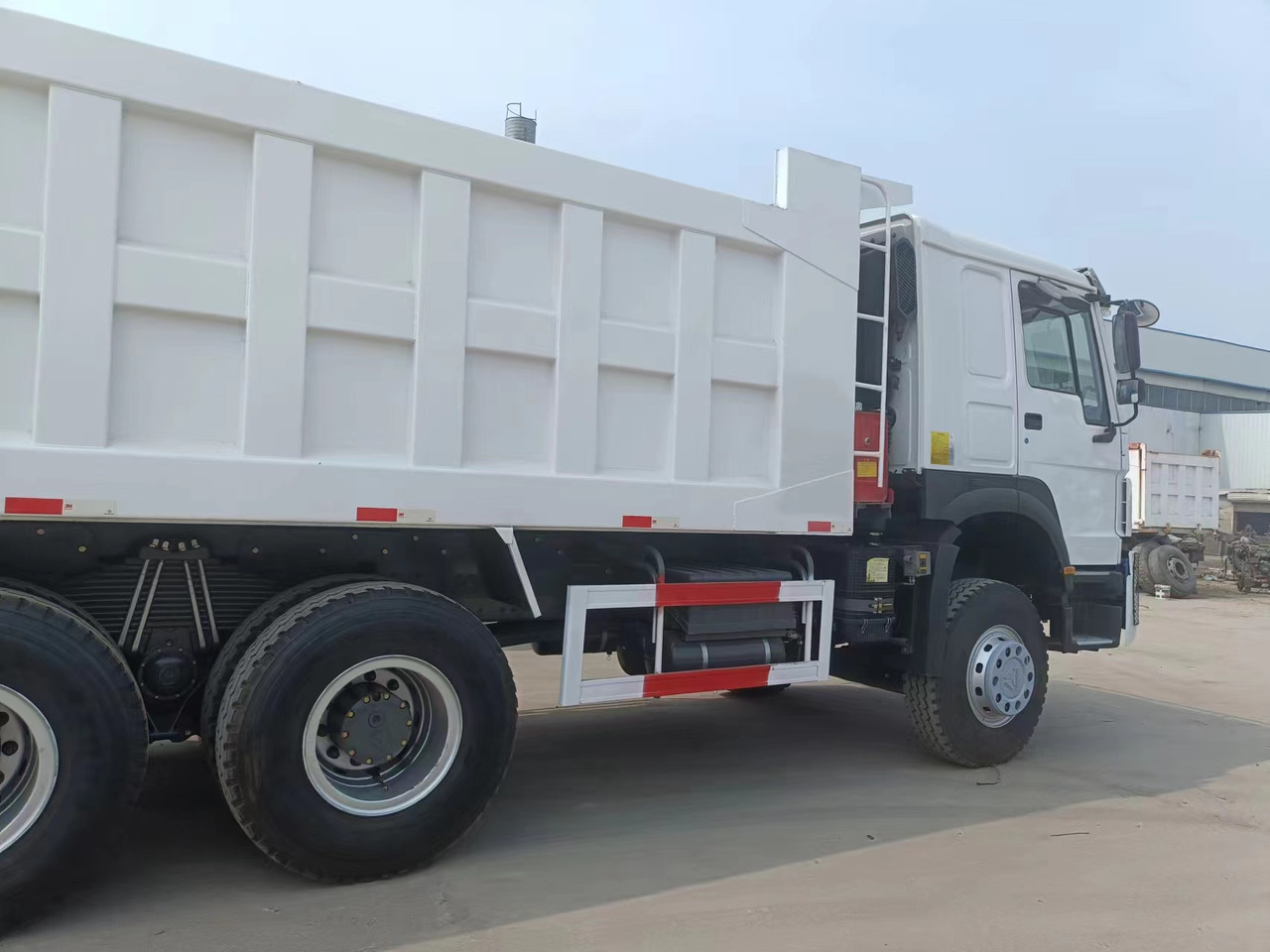 Camion basculantă Sinotruk HOWO 6*4 Dump truck: Foto 6
