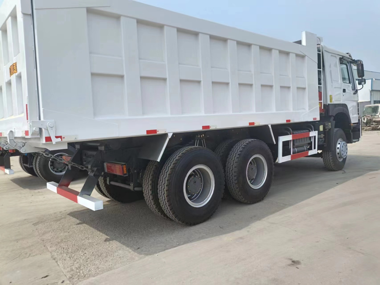 Camion basculantă Sinotruk HOWO 6*4 Dump truck: Foto 8