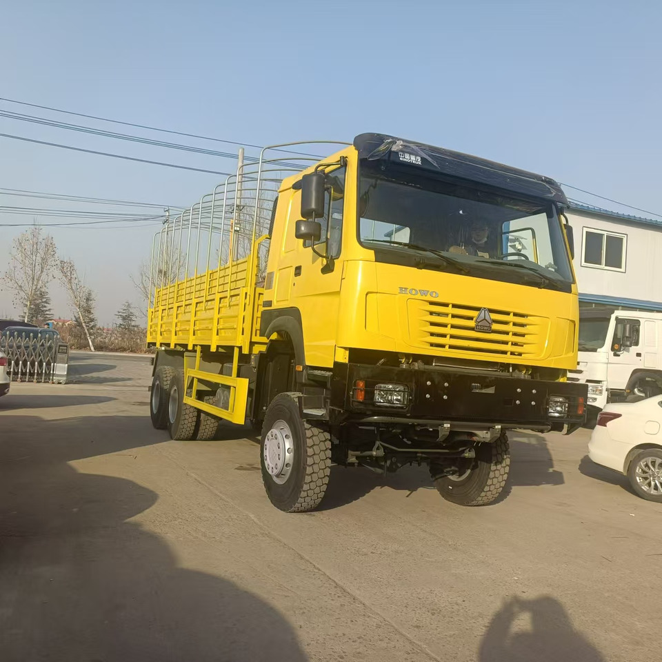 Sinotruk HOWO 6*4 Troop Carrier - Camion platformă: Foto 2 Sinotruk HOWO 6*4 Troop Carrier - Camion platformă: Foto 2