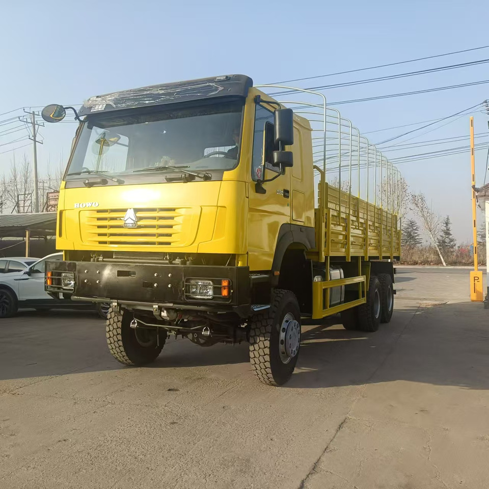 Sinotruk HOWO 6*4 Troop Carrier - Camion platformă: Foto 1 Sinotruk HOWO 6*4 Troop Carrier - Camion platformă: Foto 1
