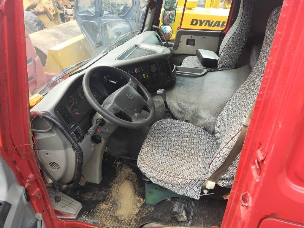 Sinotruk HOWO 8*4 Dump truck - Camion basculantă: Foto 5 Sinotruk HOWO 8*4 Dump truck - Camion basculantă: Foto 5