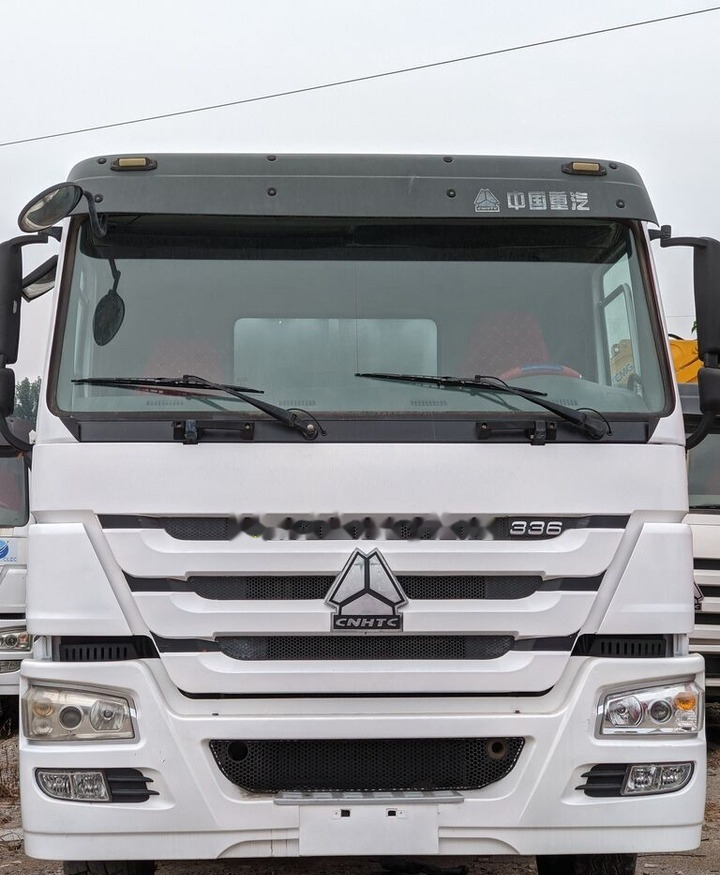 Sinotruk HOWO 8*4 Fence Truck - Camion platformă: Foto 3 Sinotruk HOWO 8*4 Fence Truck - Camion platformă: Foto 3