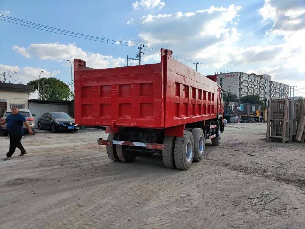 Camion basculantă Sinotruk Howo: Foto 6 Camion basculantă Sinotruk Howo: Foto 6