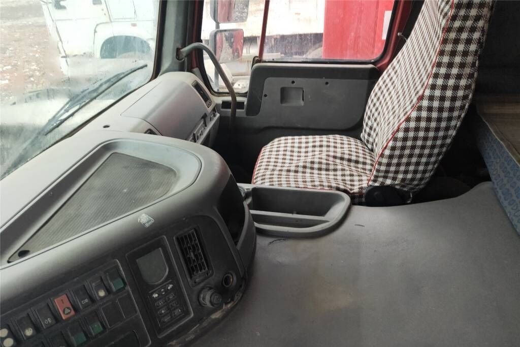 Sinotruk Howo - Camion basculantă: Foto 5 Sinotruk Howo - Camion basculantă: Foto 5