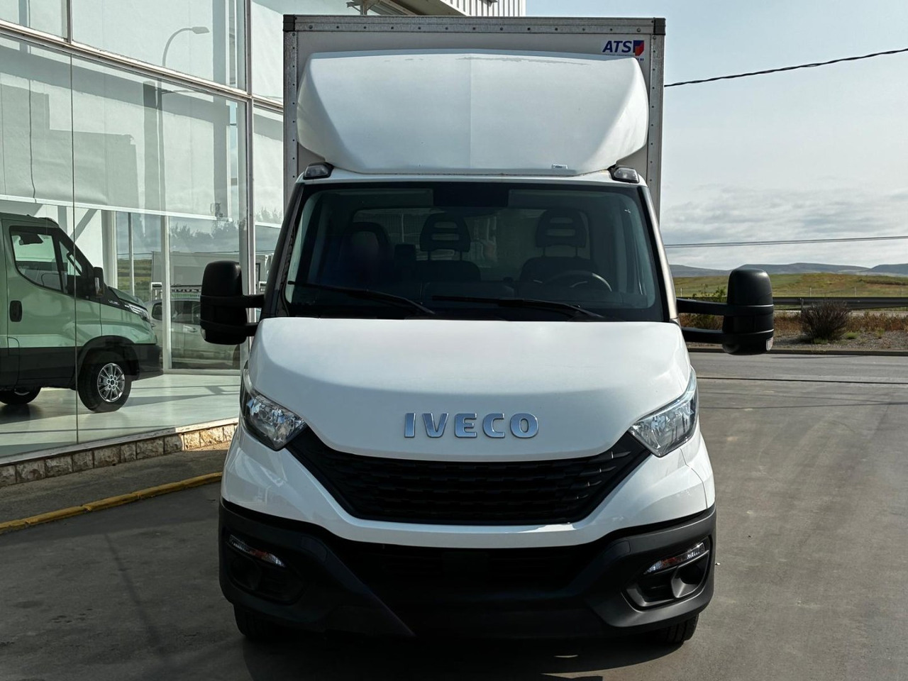 Caja cerrada IVECO 35C16 20m3 - Autoutilitară box: Foto 2 Caja cerrada IVECO 35C16 20m3 - Autoutilitară box: Foto 2
