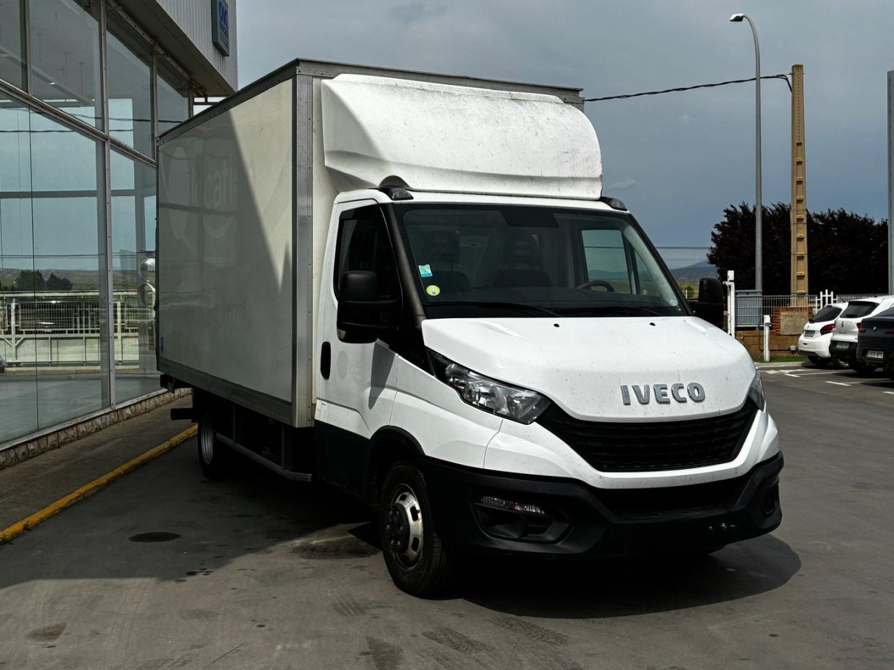 Caja cerrada IVECO 35C16 20m3 - Autoutilitară box: Foto 3 Caja cerrada IVECO 35C16 20m3 - Autoutilitară box: Foto 3