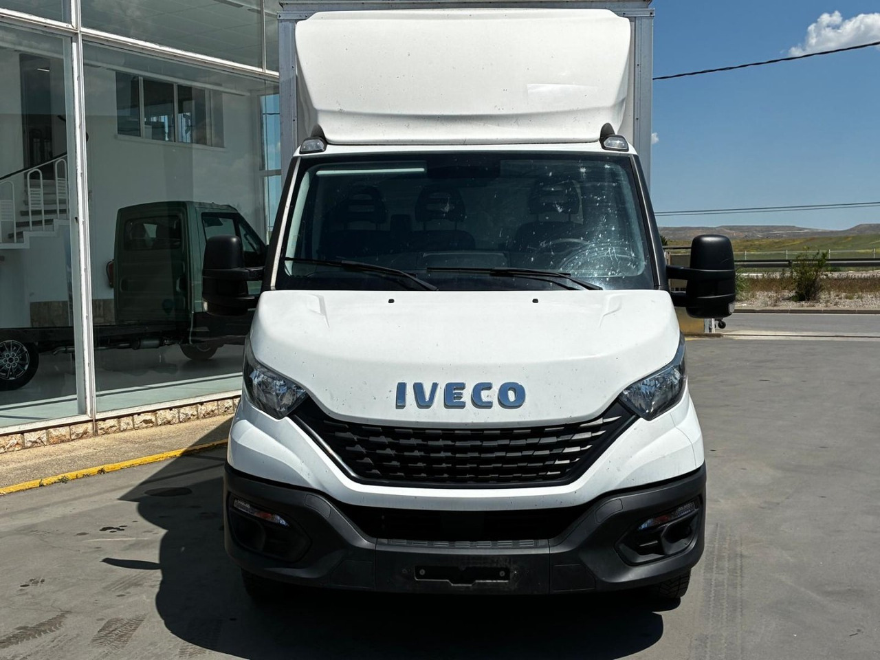 Caja cerrada IVECO 35C16 20m3 - Autoutilitară box: Foto 2 Caja cerrada IVECO 35C16 20m3 - Autoutilitară box: Foto 2