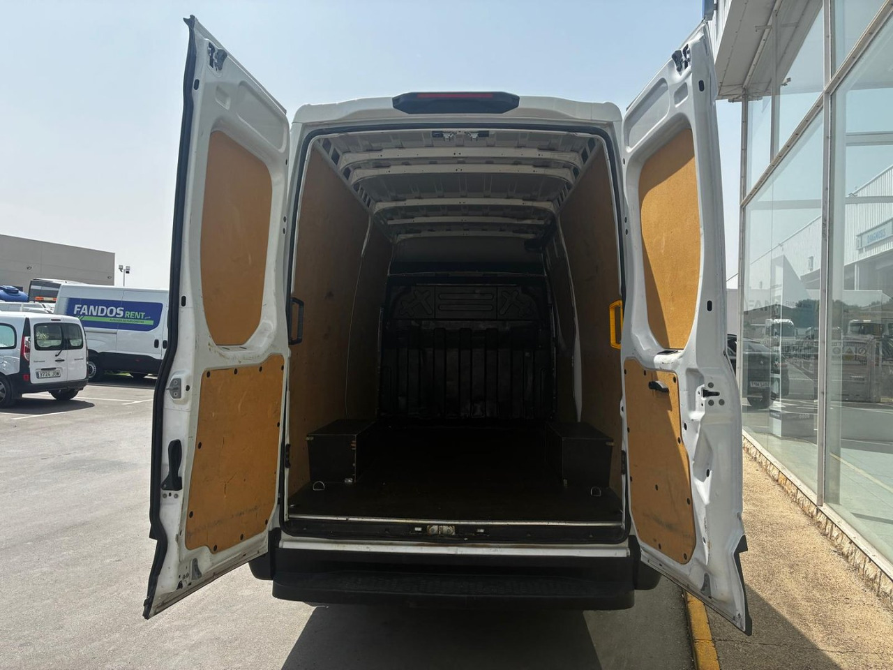 Furgón IVECO 35S14 V 12m3 - Dubă: Foto 5 Furgón IVECO 35S14 V 12m3 - Dubă: Foto 5