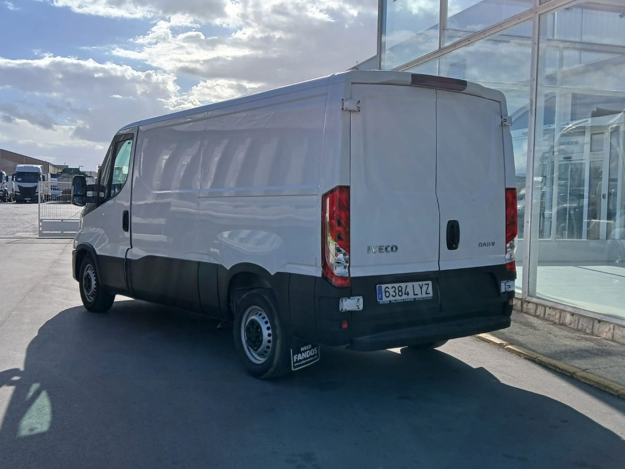 Furgón IVECO 35S16 V 9m3 - Dubă: Foto 4 Furgón IVECO 35S16 V 9m3 - Dubă: Foto 4