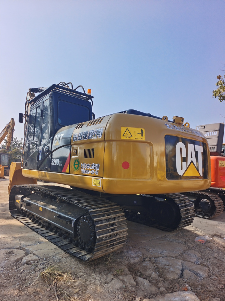 CAT 320D2L - Excavator pe şenile: Foto 3 CAT 320D2L - Excavator pe şenile: Foto 3