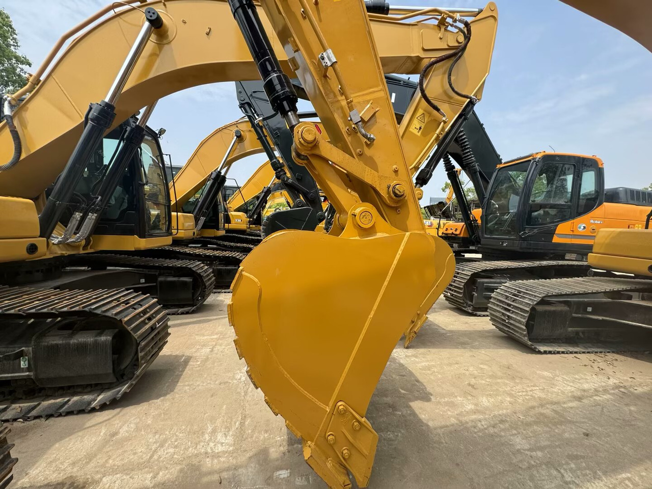 CAT 323GC - Excavator pe şenile: Foto 3 CAT 323GC - Excavator pe şenile: Foto 3