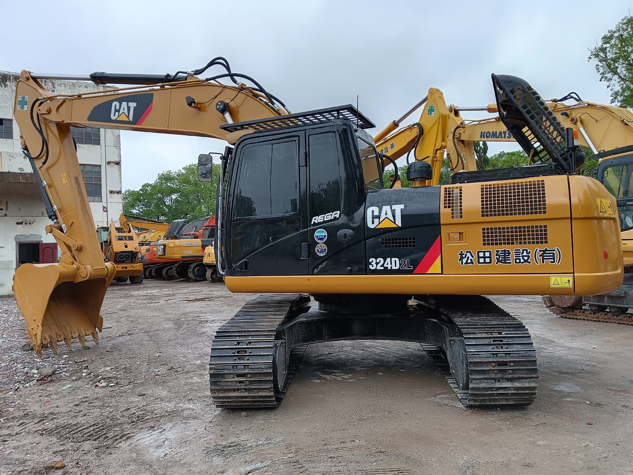 CAT 324DL - Excavator pe şenile: Foto 1 CAT 324DL - Excavator pe şenile: Foto 1