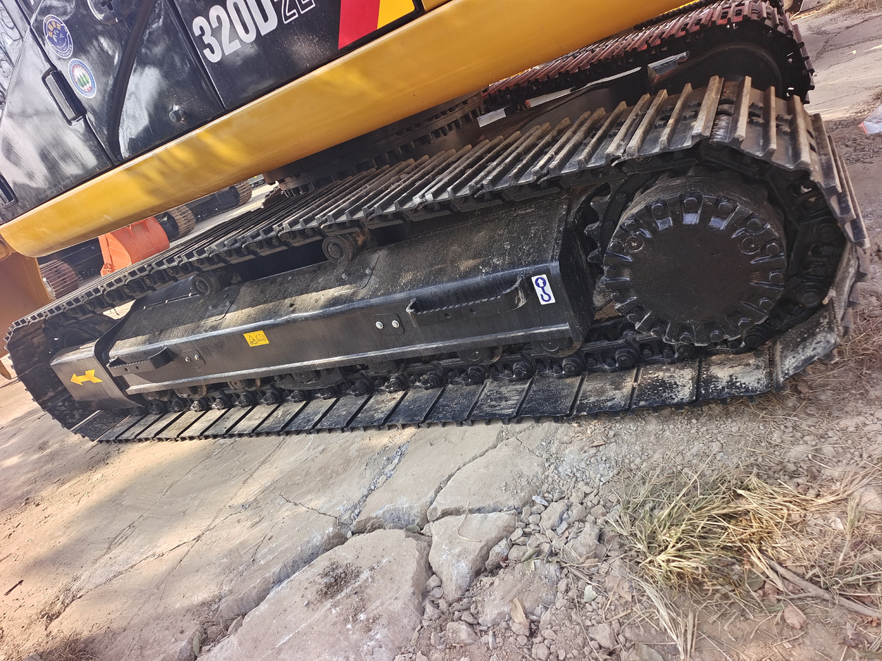 CATERPILLAR 320D2L - Excavator pe şenile: Foto 5 CATERPILLAR 320D2L - Excavator pe şenile: Foto 5