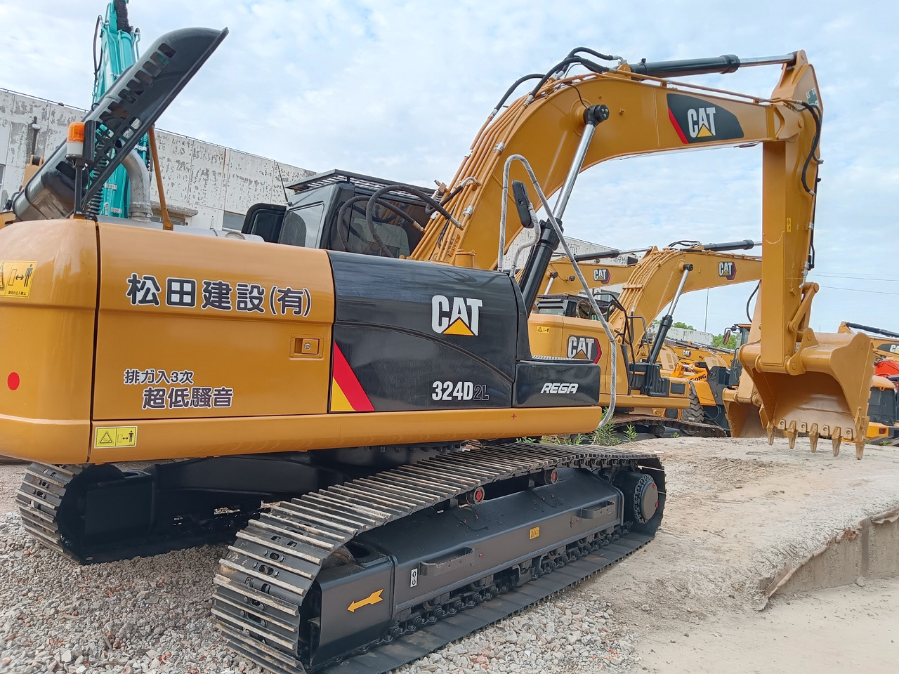 CATERPILLAR 324DL 330D2L - Excavator pe şenile: Foto 1 CATERPILLAR 324DL 330D2L - Excavator pe şenile: Foto 1