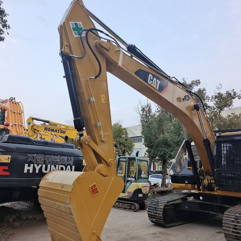 CATERPILLAR 330D2L - Excavator pentru demolări: Foto 3 CATERPILLAR 330D2L - Excavator pentru demolări: Foto 3