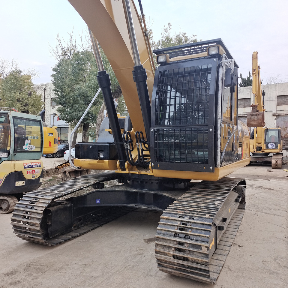 CATERPILLAR 330D2L - Excavator pentru demolări: Foto 5 CATERPILLAR 330D2L - Excavator pentru demolări: Foto 5