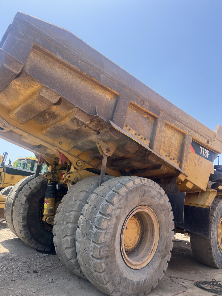 CATERPILLAR 773F MINING DUMP TRUCK - Camion minier: Foto 5 CATERPILLAR 773F MINING DUMP TRUCK - Camion minier: Foto 5