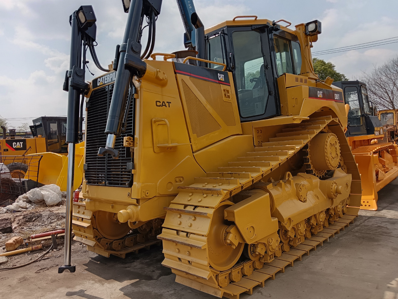 CATERPILLAR D8T CAT D 8 T - Buldozer: Foto 1 CATERPILLAR D8T CAT D 8 T - Buldozer: Foto 1