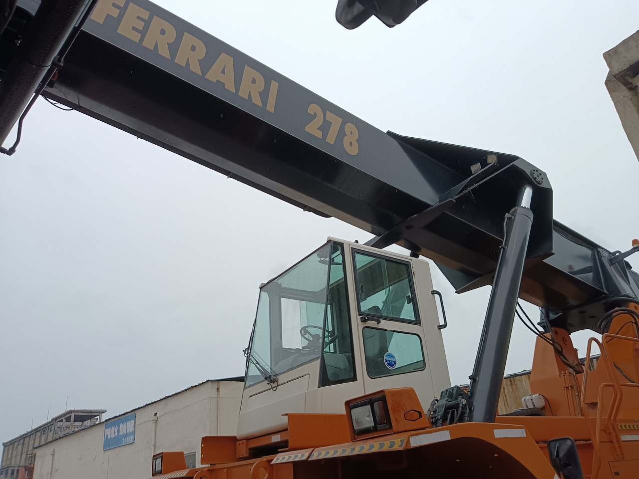 CVS FERRARRI 278 F278.6 45 TON - Reach stacker: Foto 5 CVS FERRARRI 278 F278.6 45 TON - Reach stacker: Foto 5