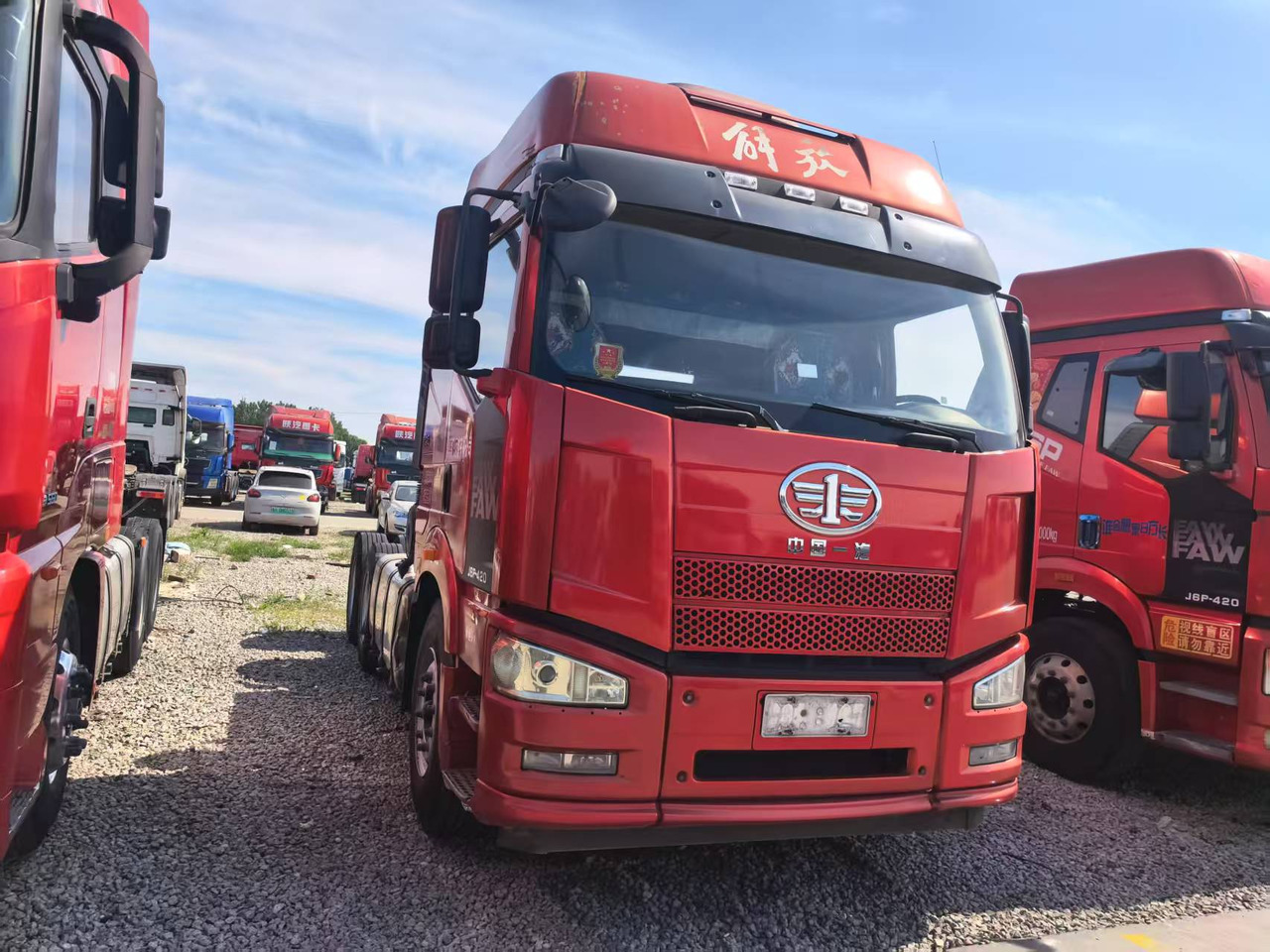 FAW JIEFANG TRACTOR HEAD - Cap tractor: Foto 2 FAW JIEFANG TRACTOR HEAD - Cap tractor: Foto 2