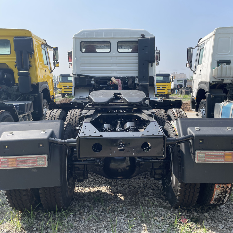 SHACMAN F3000 6*4 8*4 - Cap tractor: Foto 3 SHACMAN F3000 6*4 8*4 - Cap tractor: Foto 3