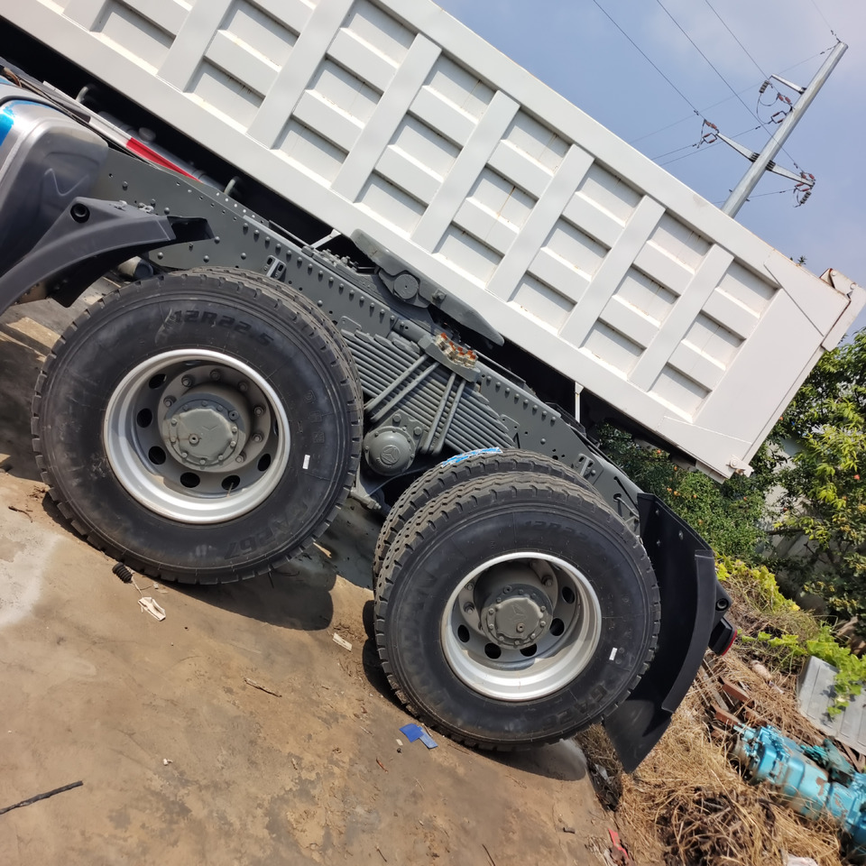 SINOTRUK HOWO 371 375 380 400 420 460 HP - Cap tractor: Foto 2 SINOTRUK HOWO 371 375 380 400 420 460 HP - Cap tractor: Foto 2