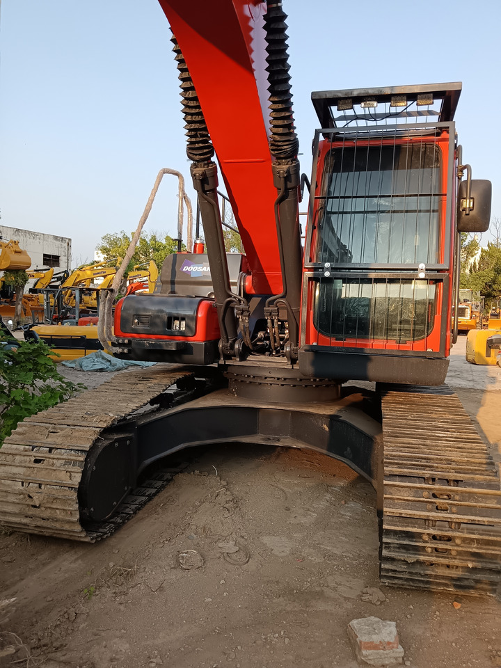 DOOSAN DX225 LC - 9C DX225LCA - Excavator pe şenile: Foto 4 DOOSAN DX225 LC - 9C DX225LCA - Excavator pe şenile: Foto 4