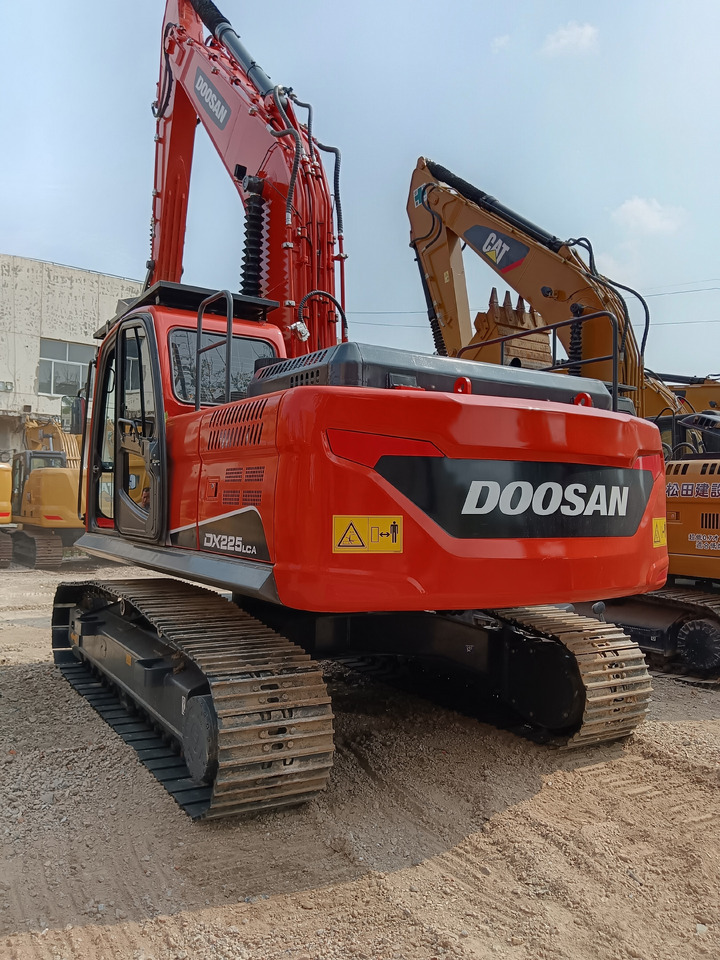 DOOSAN DX225 LCA DX 225 LC - 9C - Excavator pe şenile: Foto 2 DOOSAN DX225 LCA DX 225 LC - 9C - Excavator pe şenile: Foto 2