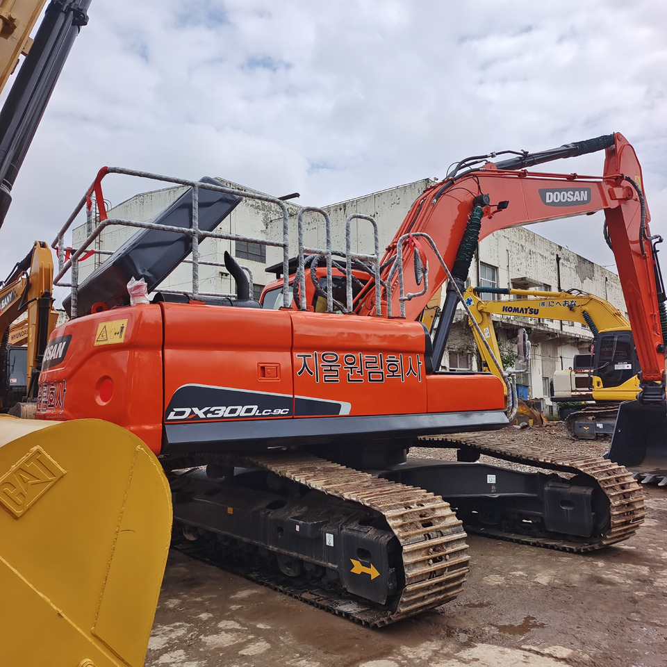 DOOSAN DX300 LCA DX300LC-9C - Excavator pe şenile: Foto 3 DOOSAN DX300 LCA DX300LC-9C - Excavator pe şenile: Foto 3