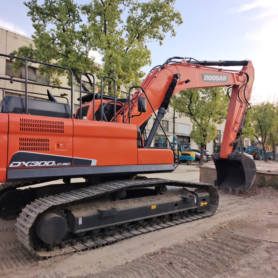 DOOSAN DX300LC-9C DX300 LCA - Excavator pe şenile: Foto 2 DOOSAN DX300LC-9C DX300 LCA - Excavator pe şenile: Foto 2