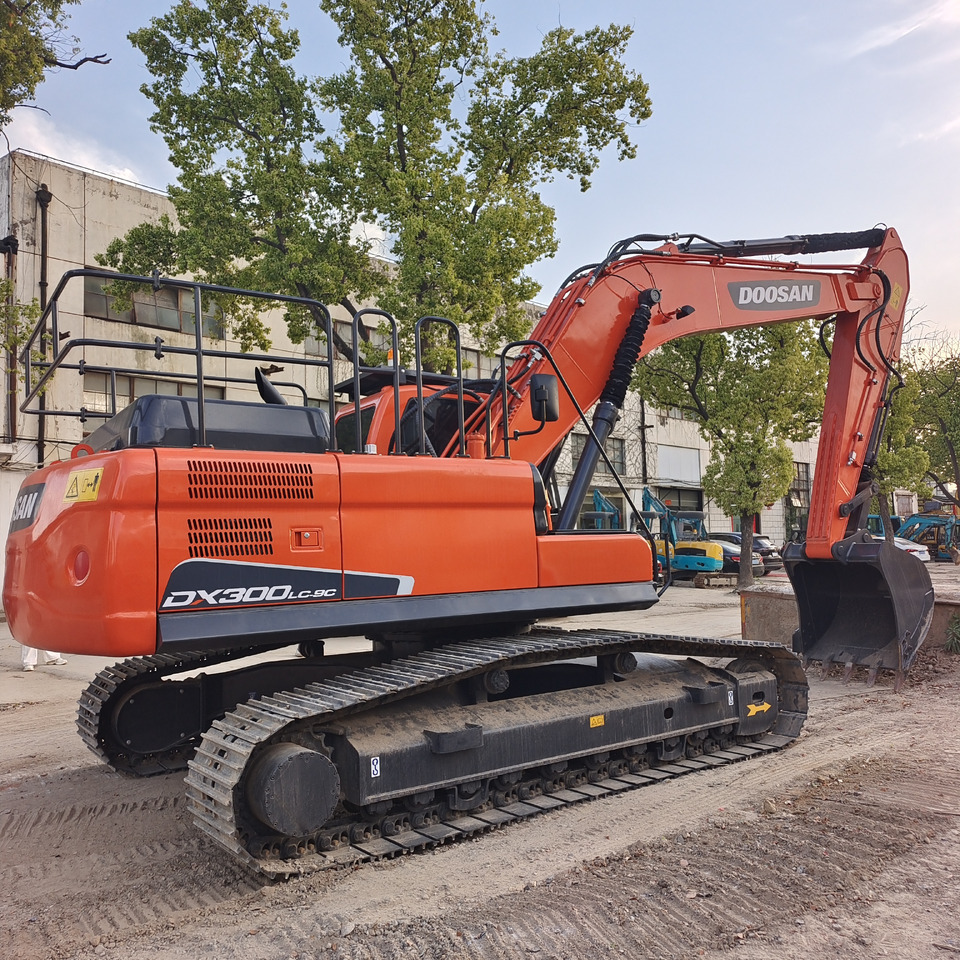 DOOSAN DX300LC-9C DX300 LCA - Excavator pe şenile: Foto 1 DOOSAN DX300LC-9C DX300 LCA - Excavator pe şenile: Foto 1