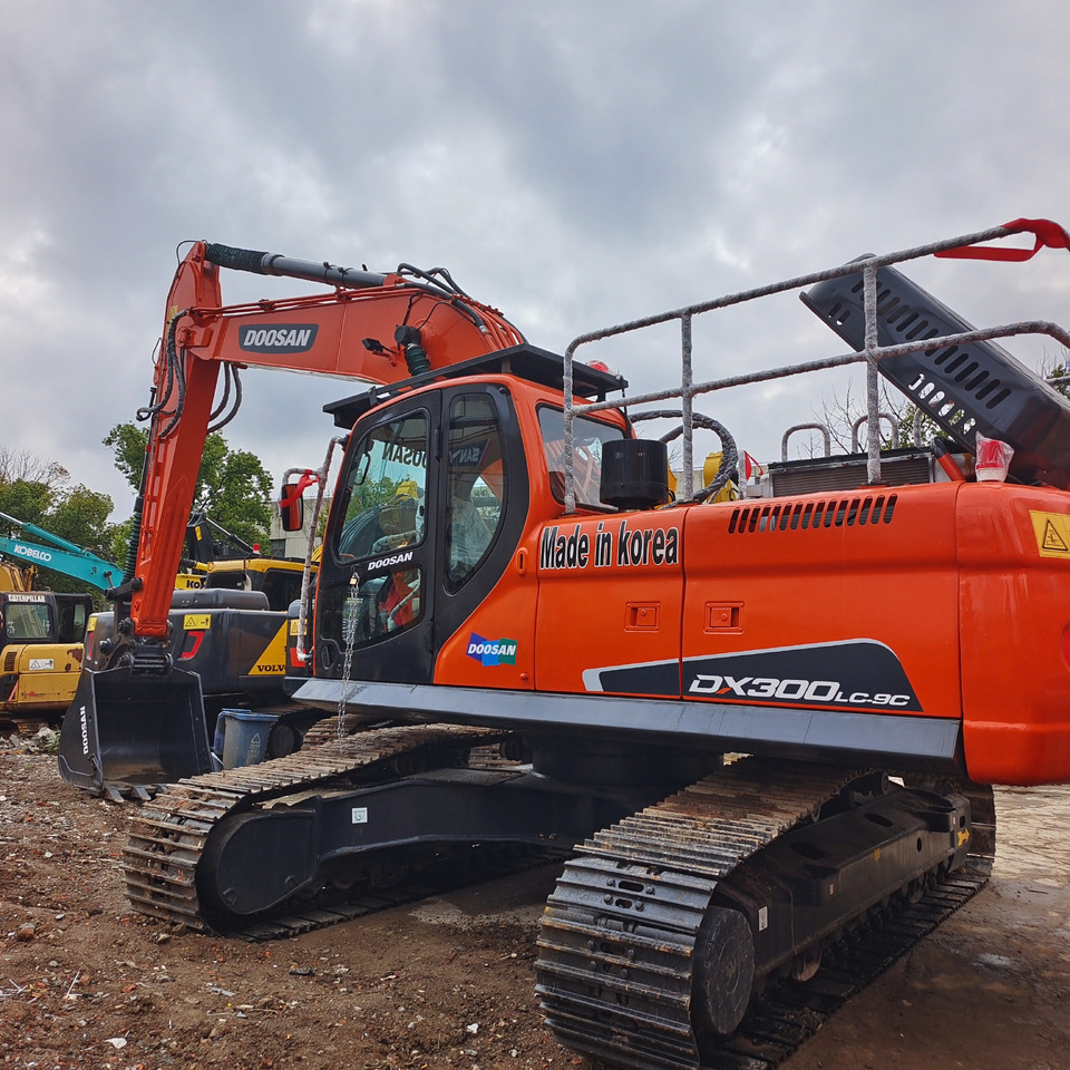 DOOSAN DX300LC - 9C DX300LCA - Excavator pe şenile: Foto 2 DOOSAN DX300LC - 9C DX300LCA - Excavator pe şenile: Foto 2