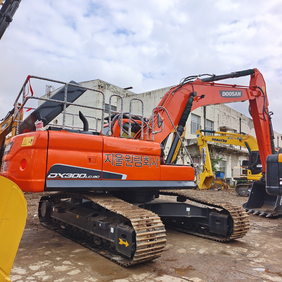 DOOSAN DX300LCA DX300LC-9C - Excavator pe şenile: Foto 1 DOOSAN DX300LCA DX300LC-9C - Excavator pe şenile: Foto 1