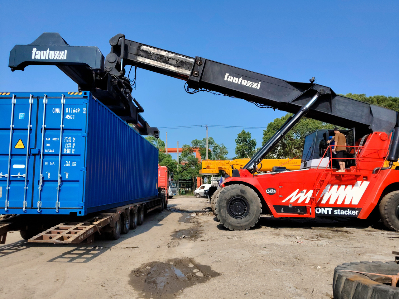 FANTUZZI CS45KM - Reach stacker: Foto 1 FANTUZZI CS45KM - Reach stacker: Foto 1