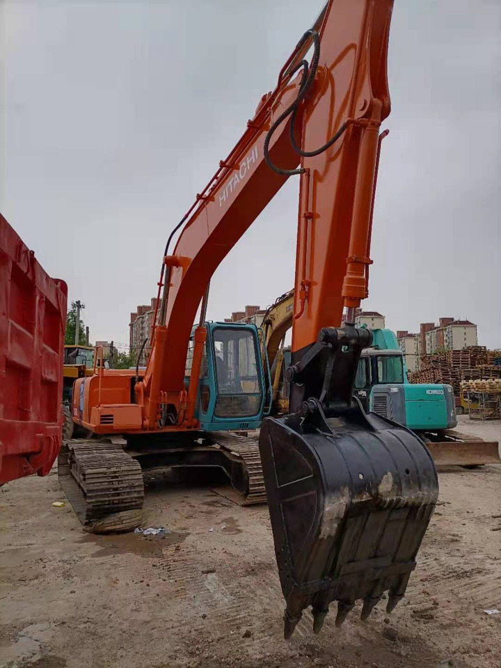 HITACHI EX200-3 Hitachi EX 200 - 3 - Excavator pe şenile: Foto 2 HITACHI EX200-3 Hitachi EX 200 - 3 - Excavator pe şenile: Foto 2