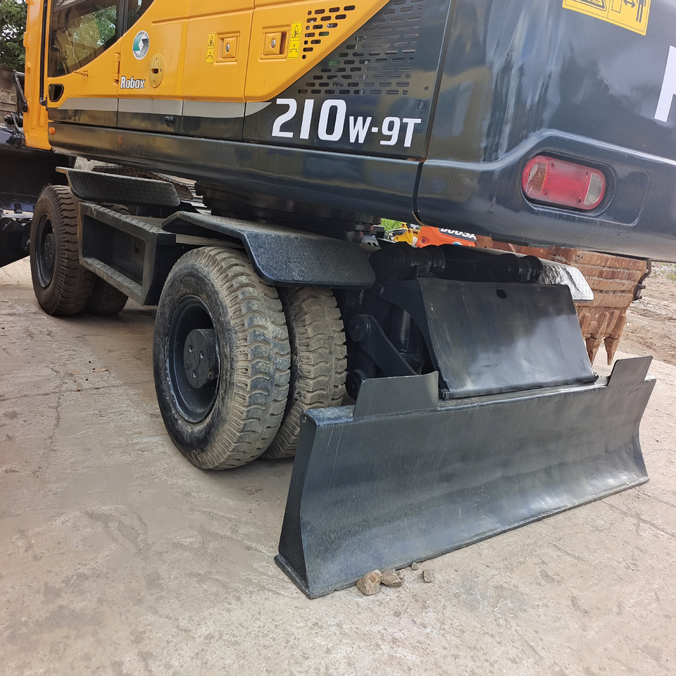 HYUNDAI ROBEX 210W - 9T 210W-9 - Excavator pe roţi: Foto 5 HYUNDAI ROBEX 210W - 9T 210W-9 - Excavator pe roţi: Foto 5