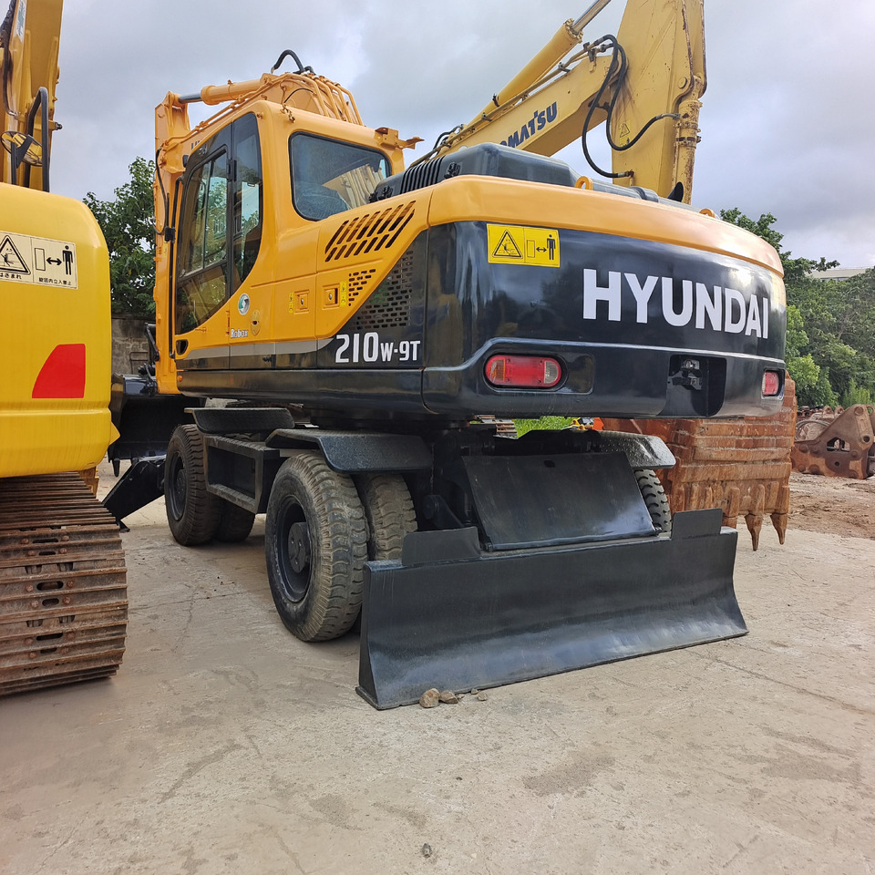 HYUNDAI ROBEX 210W - 9T 210W-9 - Excavator pe roţi: Foto 4 HYUNDAI ROBEX 210W - 9T 210W-9 - Excavator pe roţi: Foto 4