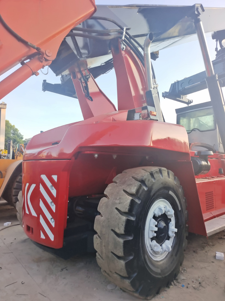 KALMAR DRF 450 45 TON REACH STACKER - Reach stacker: Foto 4 KALMAR DRF 450 45 TON REACH STACKER - Reach stacker: Foto 4