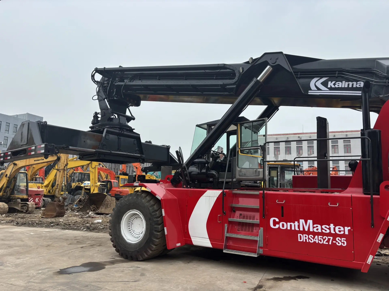 KALMAR DRS 4527 - S5 DRF450 DRT 450 45TON CONTAINER HANDLER - Reach stacker: Foto 4 KALMAR DRS 4527 - S5 DRF450 DRT 450 45TON CONTAINER HANDLER - Reach stacker: Foto 4