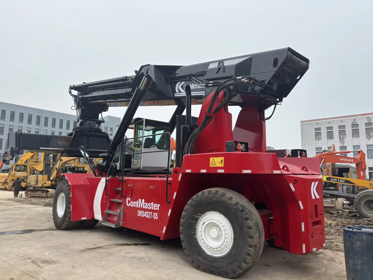KALMAR DRS 4527 - S5 DRF450 DRT 450 45TON CONTAINER HANDLER - Reach stacker: Foto 3 KALMAR DRS 4527 - S5 DRF450 DRT 450 45TON CONTAINER HANDLER - Reach stacker: Foto 3