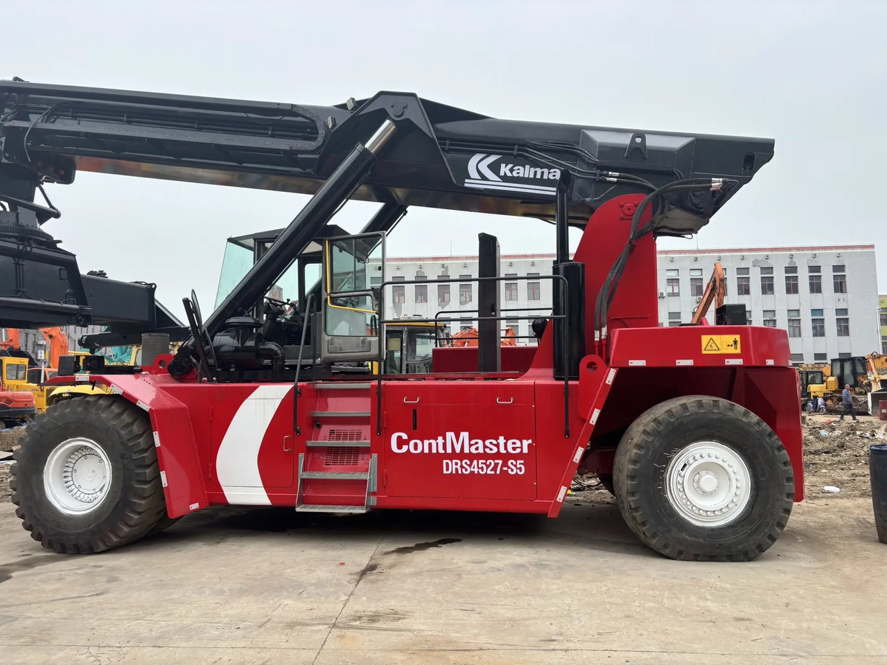 KALMAR DRS4527-S5 - Reach stacker: Foto 4 KALMAR DRS4527-S5 - Reach stacker: Foto 4