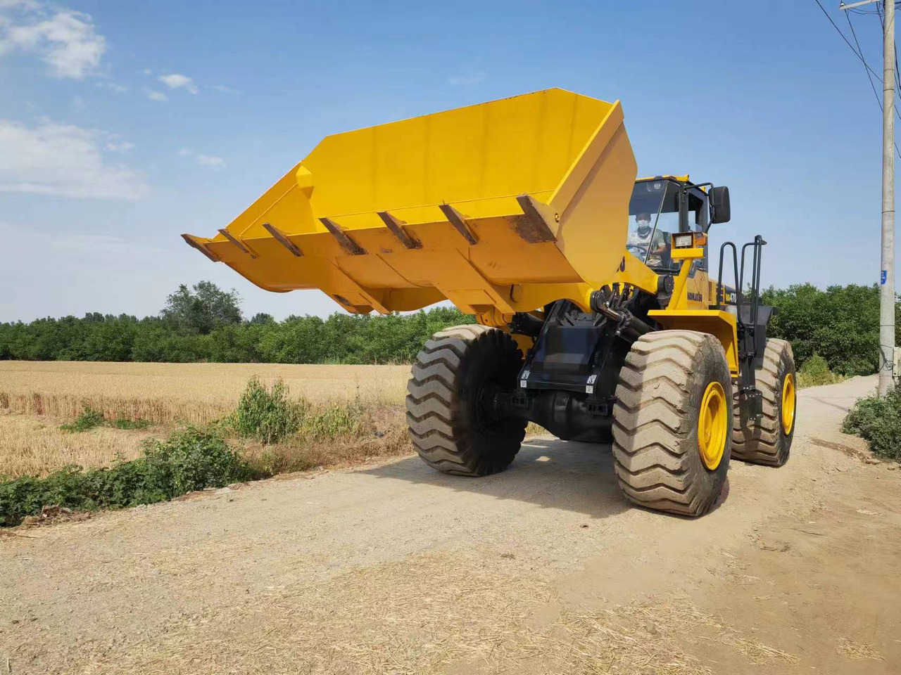 KOMATSU WA 470 - 3 - Încărcător frontal pe pneuri: Foto 1 KOMATSU WA 470 - 3 - Încărcător frontal pe pneuri: Foto 1