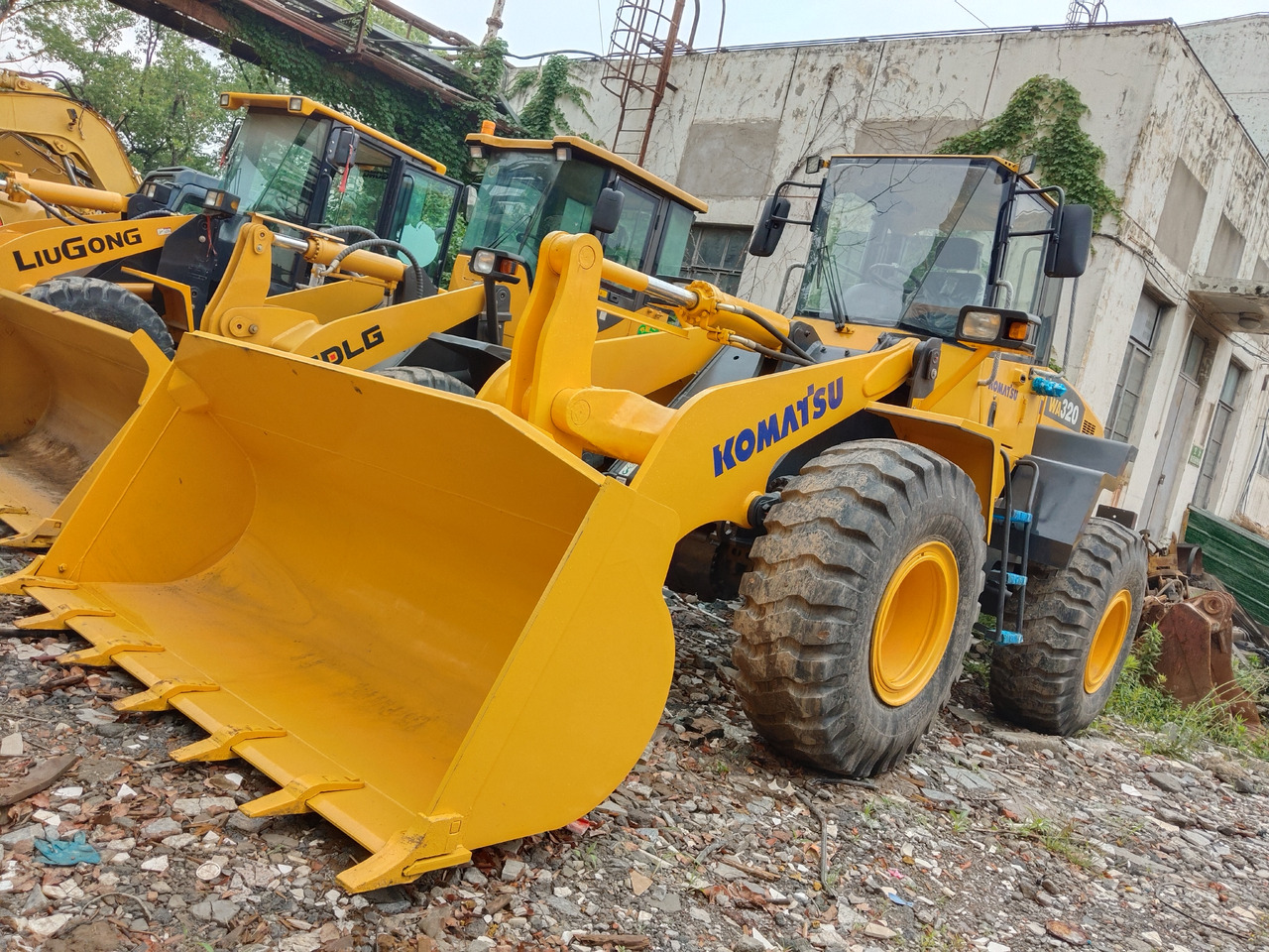 KOMATSU WA320-5 - Încărcător frontal pe pneuri: Foto 4 KOMATSU WA320-5 - Încărcător frontal pe pneuri: Foto 4