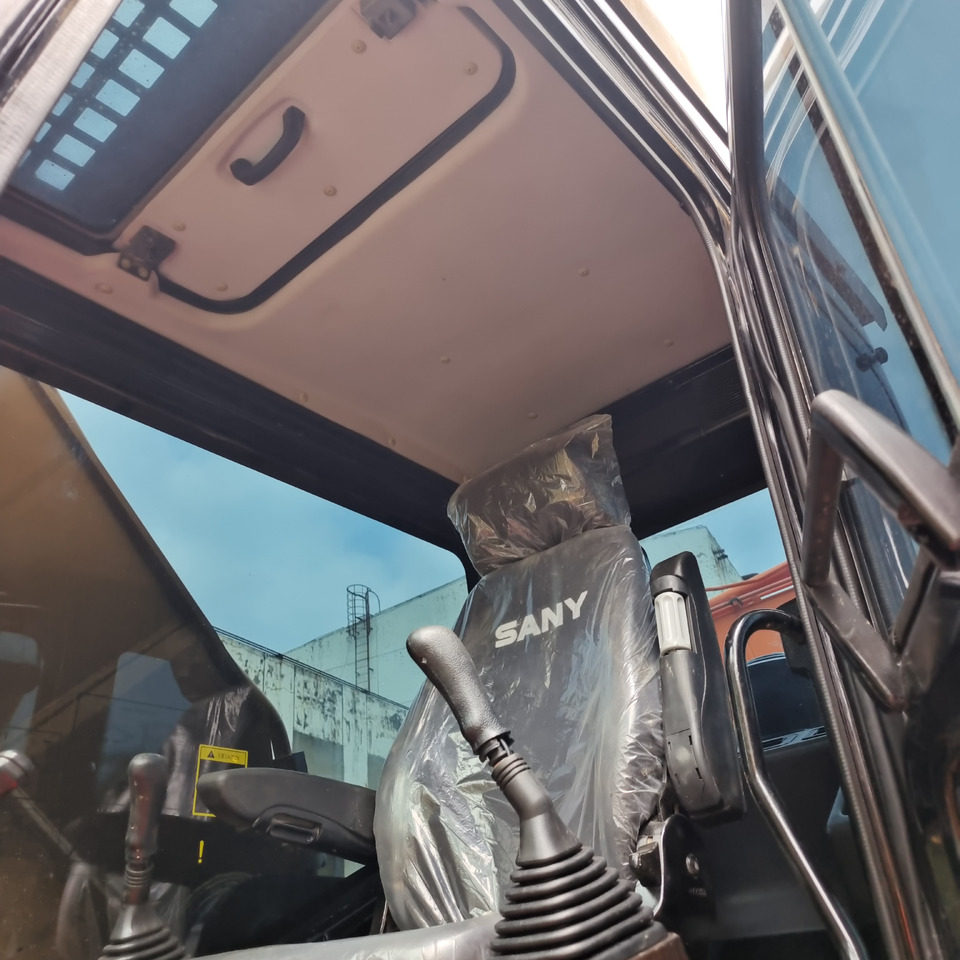 SANY 235C - Excavator pe şenile: Foto 3 SANY 235C - Excavator pe şenile: Foto 3