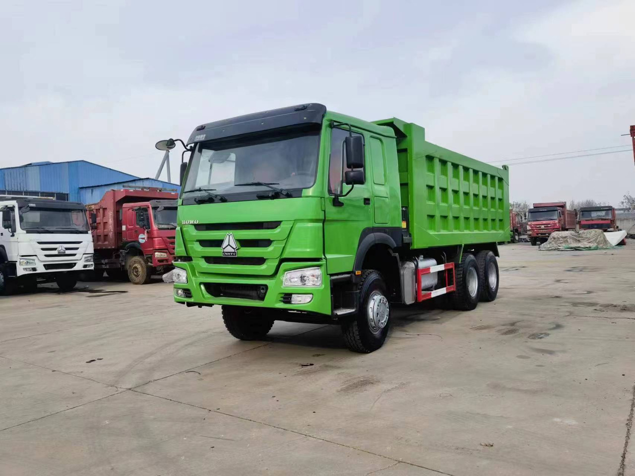 SINOTRUK HOWO 6*4 8*4 DUMP TRUCK - Camion basculantă: Foto 1 SINOTRUK HOWO 6*4 8*4 DUMP TRUCK - Camion basculantă: Foto 1