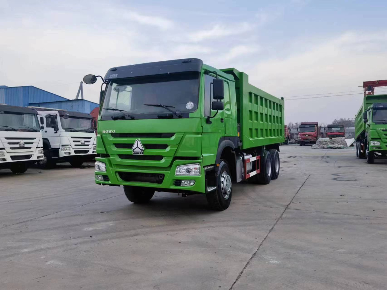 SINOTRUK HOWO 6*4 8*4 DUMP TRUCK - Camion basculantă: Foto 2 SINOTRUK HOWO 6*4 8*4 DUMP TRUCK - Camion basculantă: Foto 2