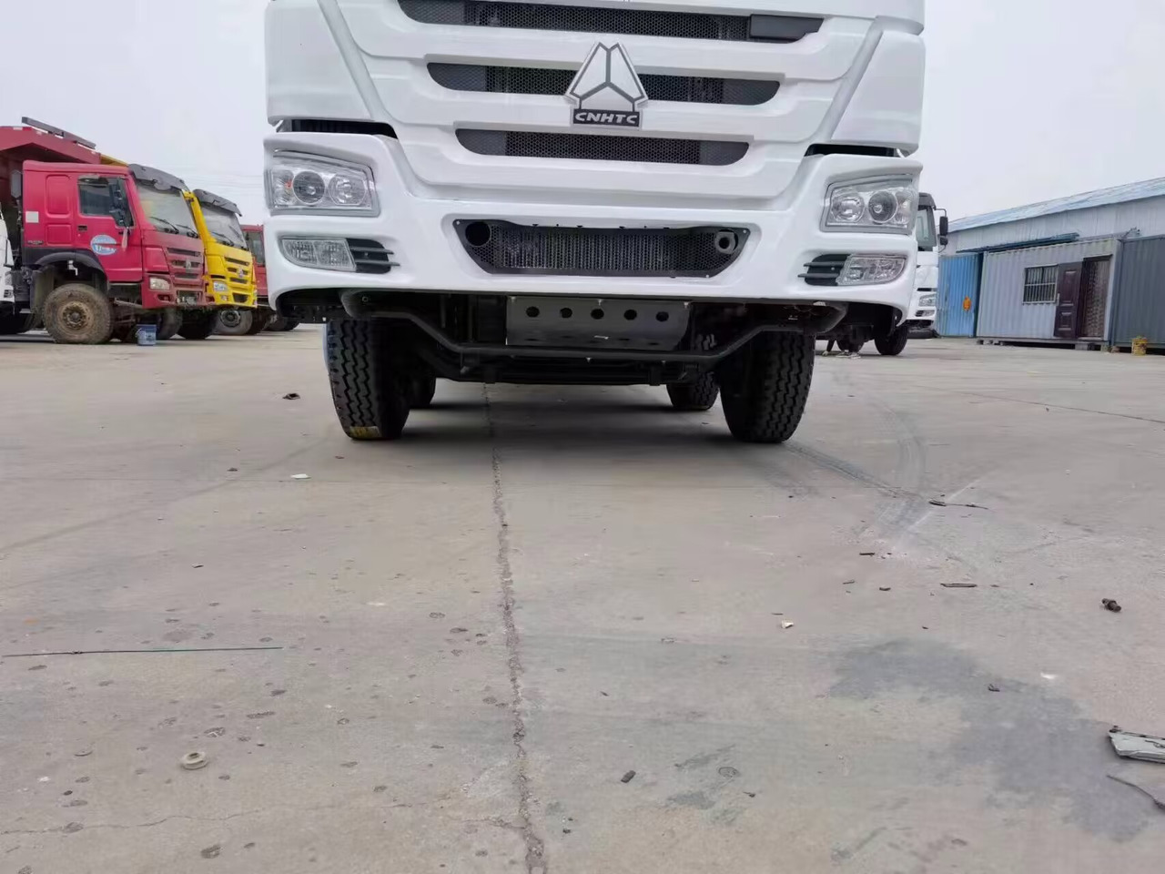 SINOTRUK HOWO 8*4 6*4 dump truck - Camion basculantă: Foto 3 SINOTRUK HOWO 8*4 6*4 dump truck - Camion basculantă: Foto 3
