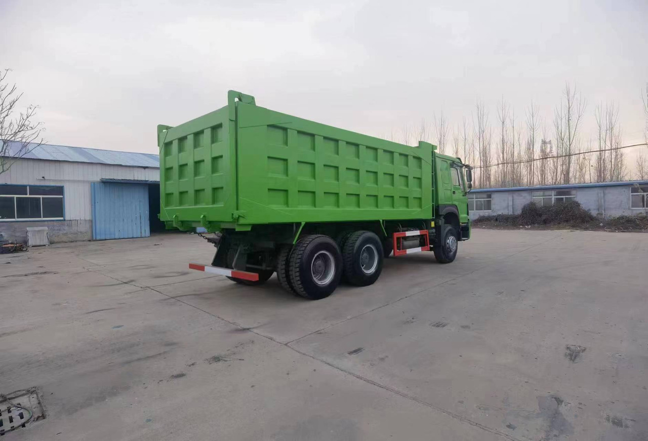 SINOTRUK HOWO DUMP TRUCK - Camion basculantă: Foto 5 SINOTRUK HOWO DUMP TRUCK - Camion basculantă: Foto 5